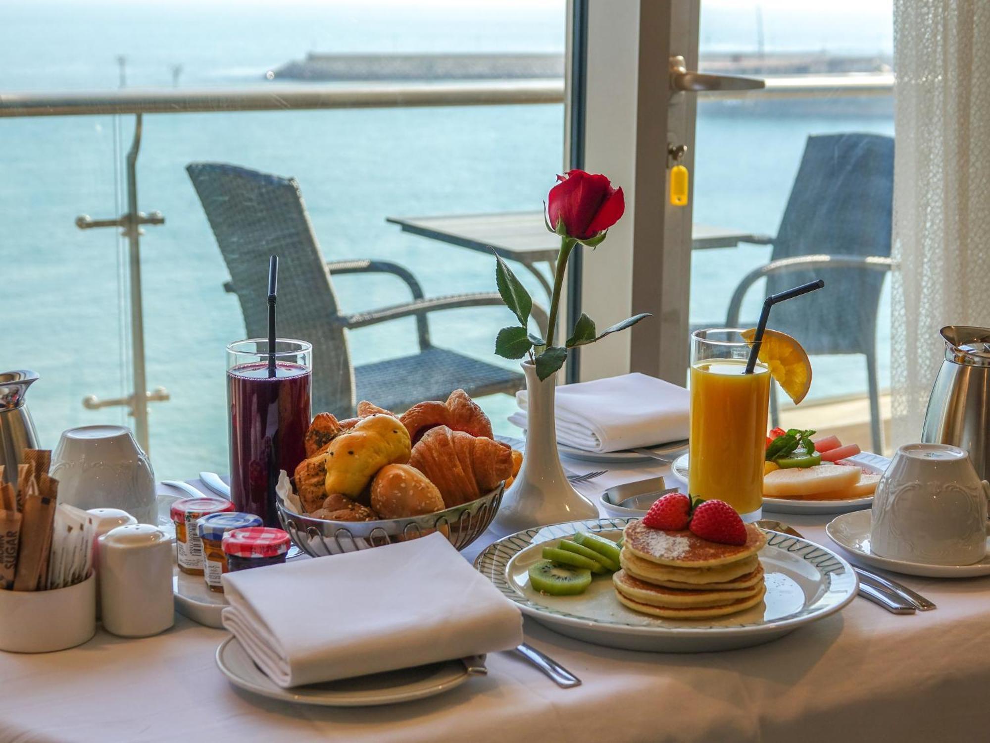 Al Kout Beach Hotel Kuwait City Exterior photo